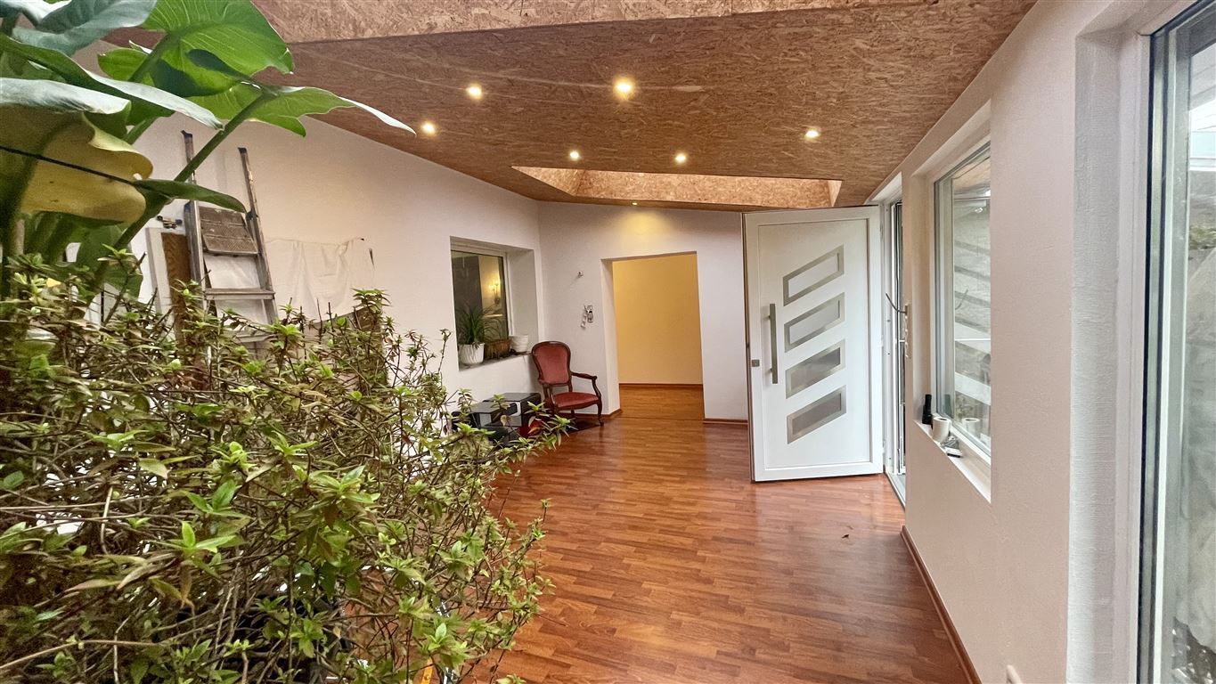 Immobilien-Richter: Saniertes Einfamilienhaus mit Pool und Traumgarten 6 Wintergarten