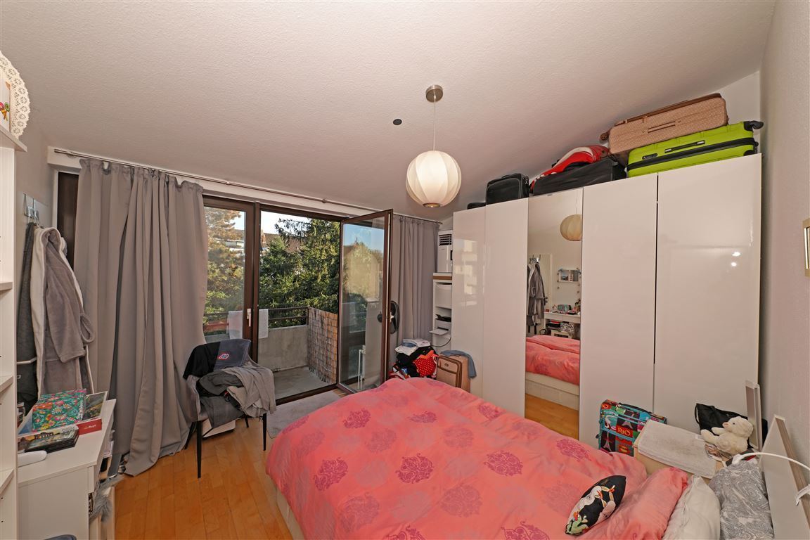 Schlafzimmer mit Balkon