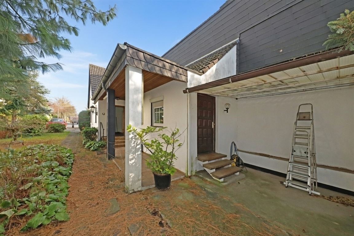 Immobilien-Richter: Baugrundstück in Düsseldorf Unterrath 61 Hausansicht