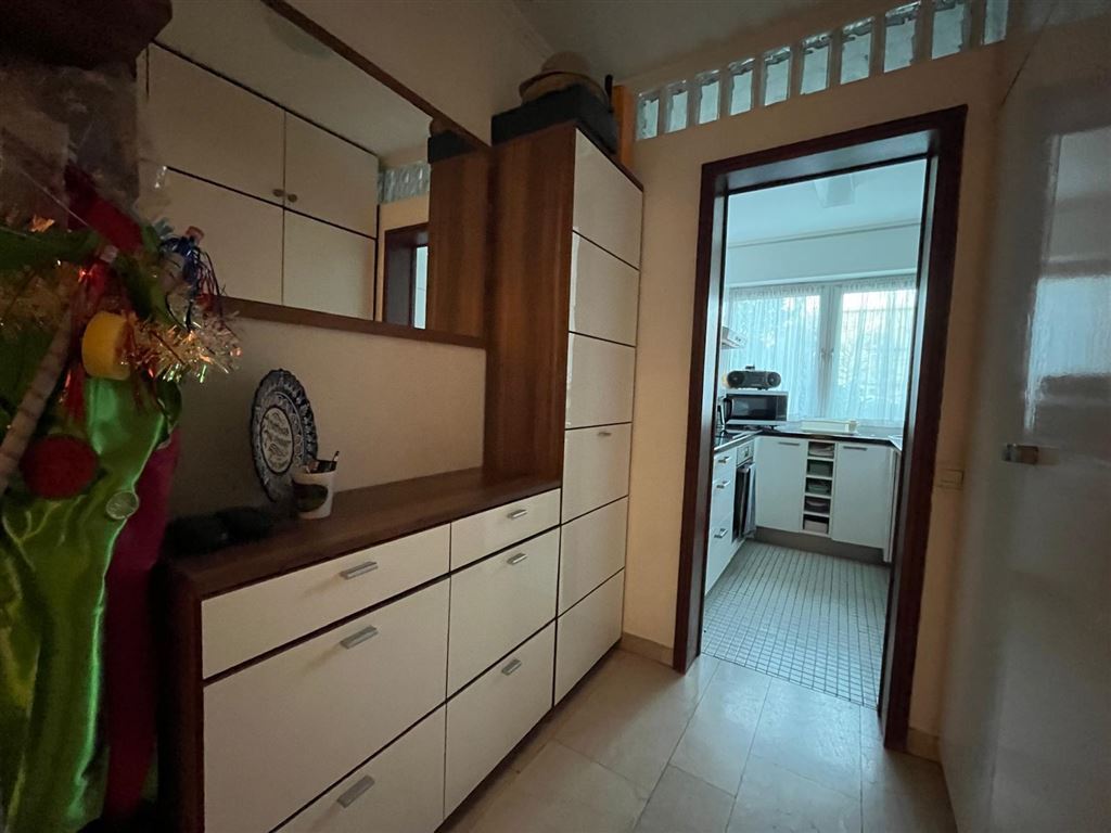 Flut mit Einbauschränken