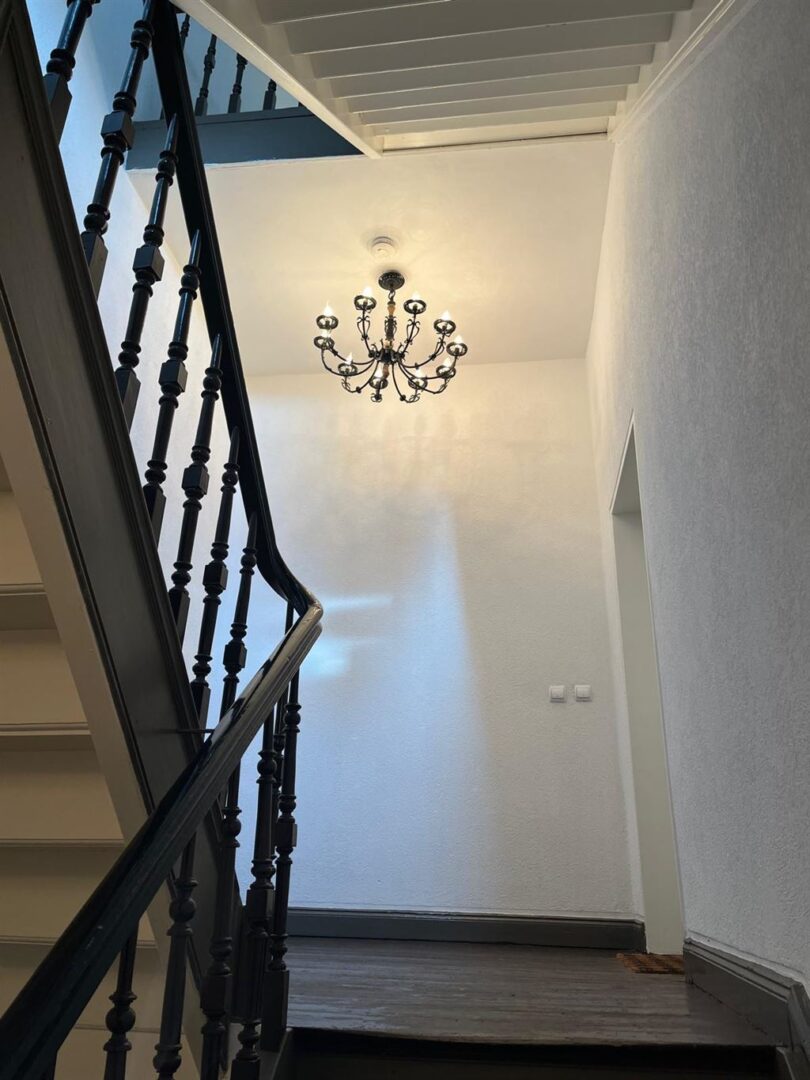 Immobilien Richter: profitables Renditeobjekt in Heerdt 55 Treppenhaus