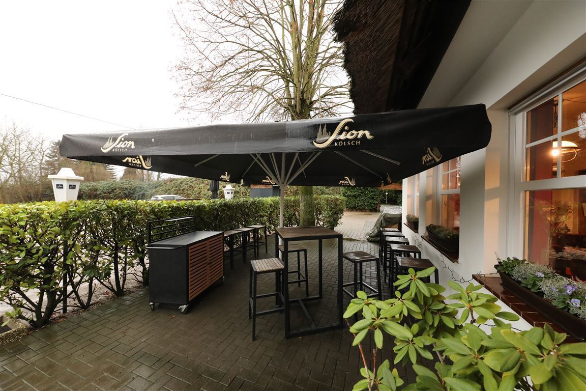 Restaurant mit Biergarten