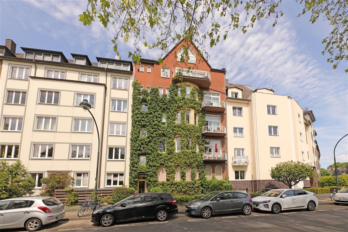 Immobilien-Richter: Renovierte 2-Zimmerwohnung mit Balkon im beliebten Düsseldorf-Düsseltal 56 Hausansicht