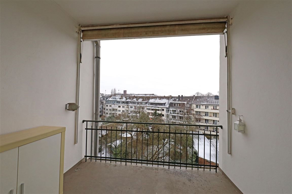 Loggia mit elektischer Sonnenmarkise