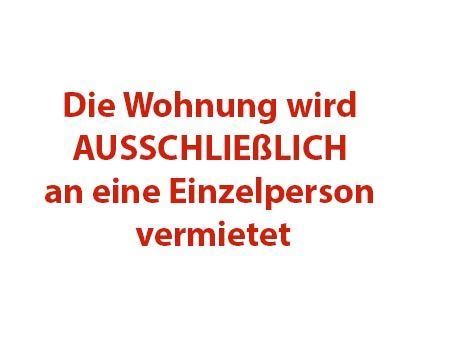 Nur eine (1) Frau