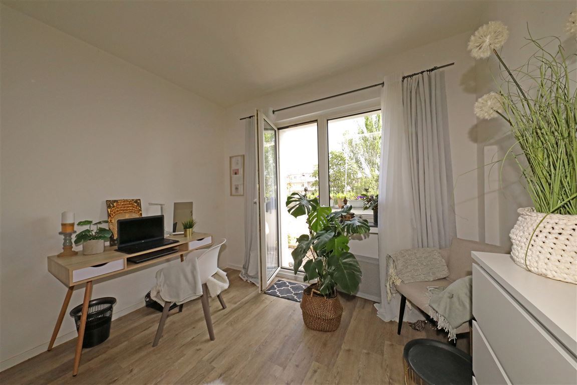 Zimmer mit Balkon