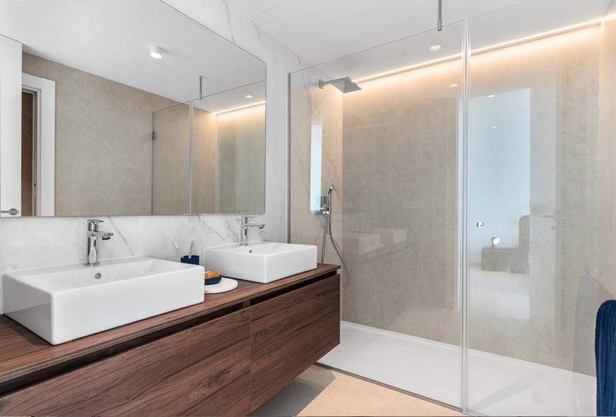 Bad mit Dusche