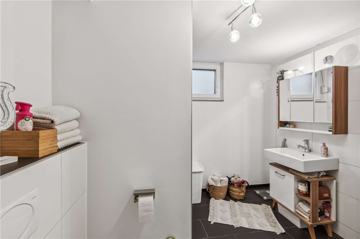 Immobilien-Richter: Luxus-Maisonette-Wohnung in bester Lage 55 Bad mit Fenster