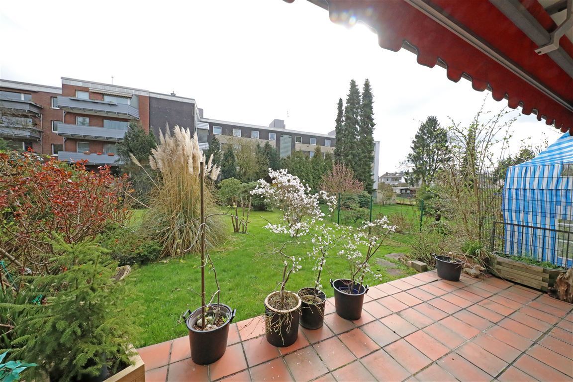 Terrasse mit Garten