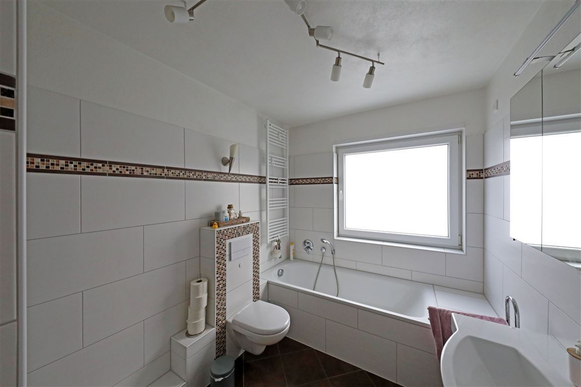 Bad mit Wanne