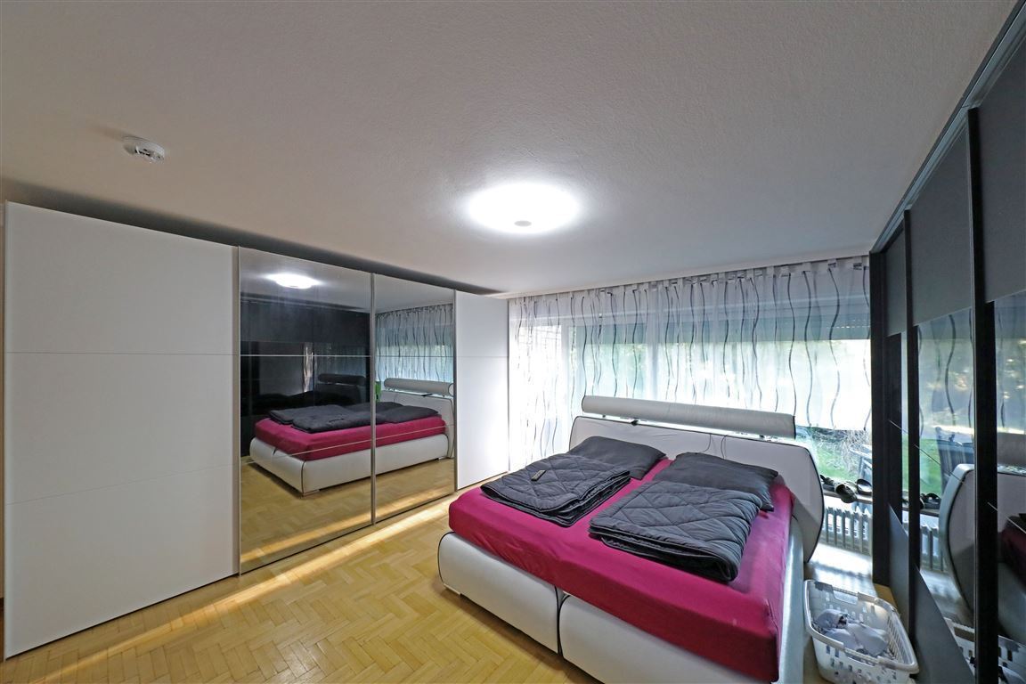 Schlafzimmer mit Terrasse